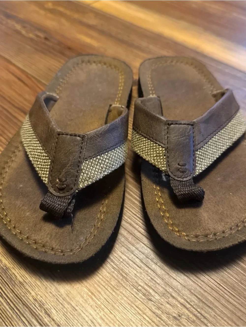 Size 11/12 Wonder Nation boys brown flip flops
